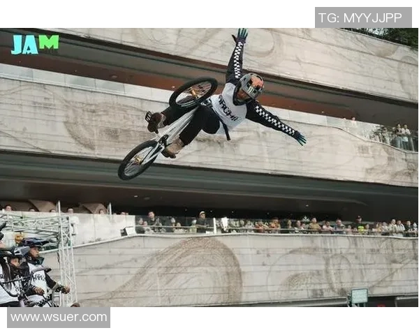 深圳极限运动队在世界滑板锦标赛中的灵活性表现与技术分析