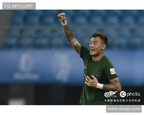 足球明星背后的故事与成就揭秘让我们一起走进他们的辉煌人生 足球明星背后的故事与成就揭秘让我们一起走进他们的辉煌人生