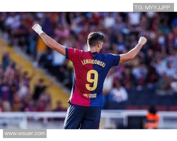 足球明星重返赛场引发热议复出消息震撼球迷期待新表现 足球明星重返赛场引发热议复出消息震撼球迷期待新表现